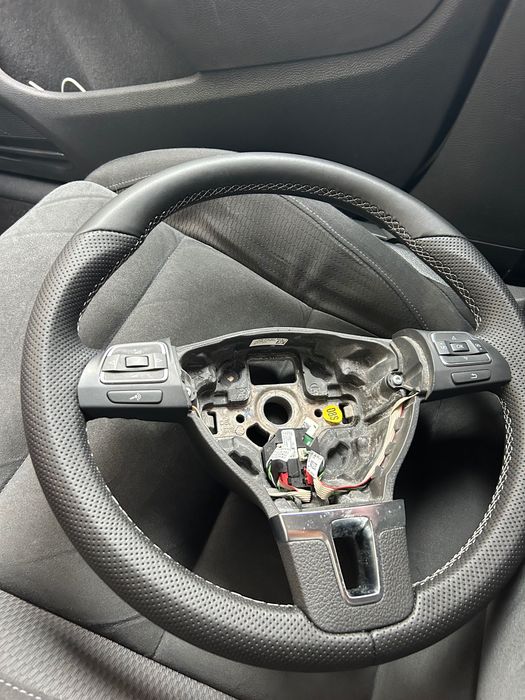 Продавам волан за vw golf 6