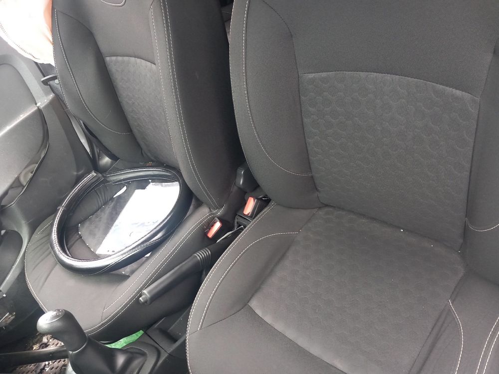 Dacia Sandero на части