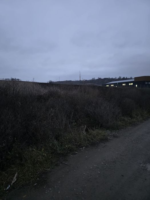 Vând teren extravilan