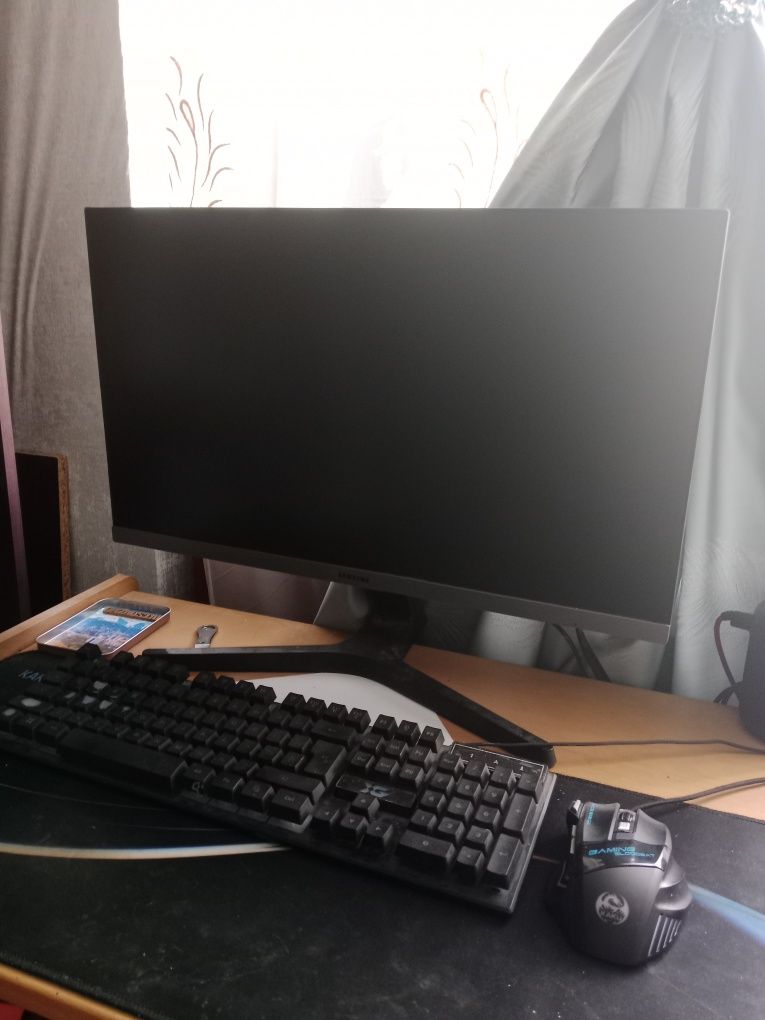 Продам компьютер процессор intel core i3 12100f + монитор