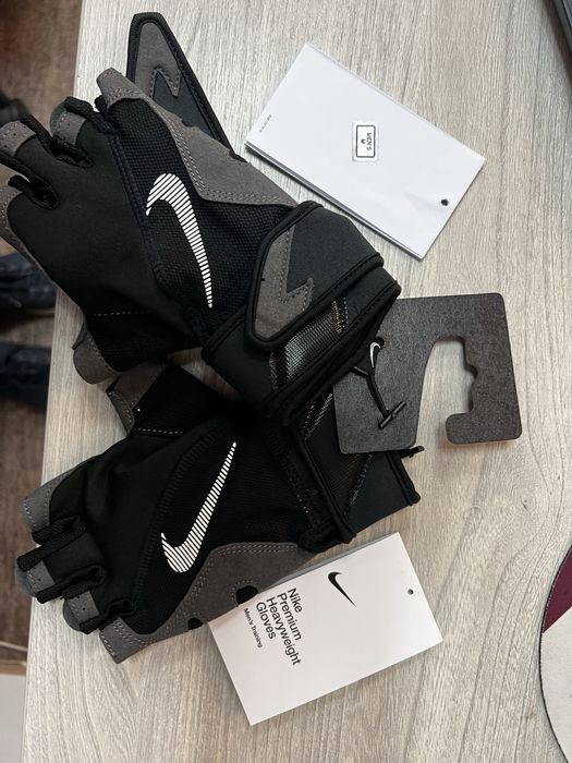 Manunsi sala Nike marimea M