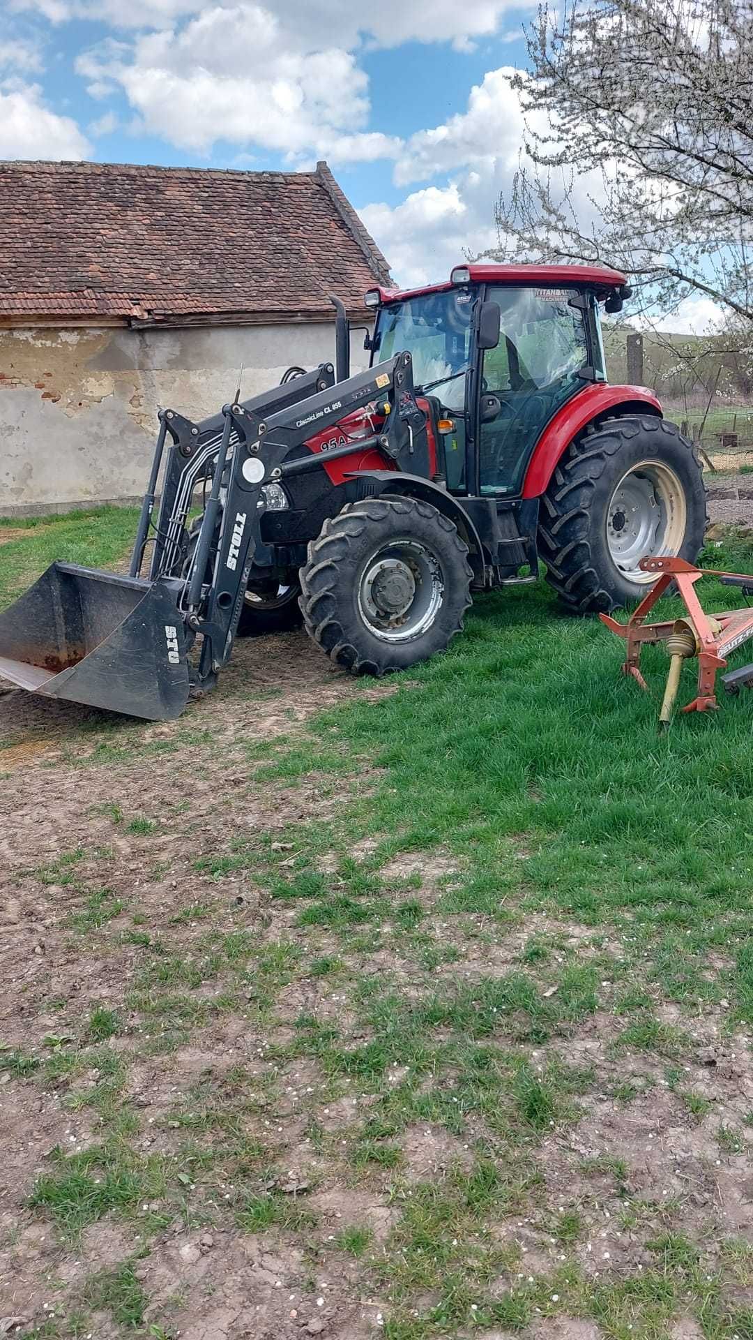 Tractor case farmall 95 A cu încărcător frontal - 37000 eur