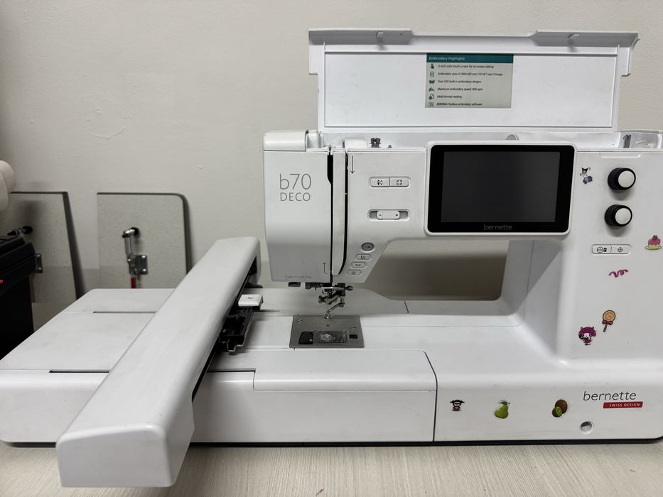 Компьютерная вышивальная машина
