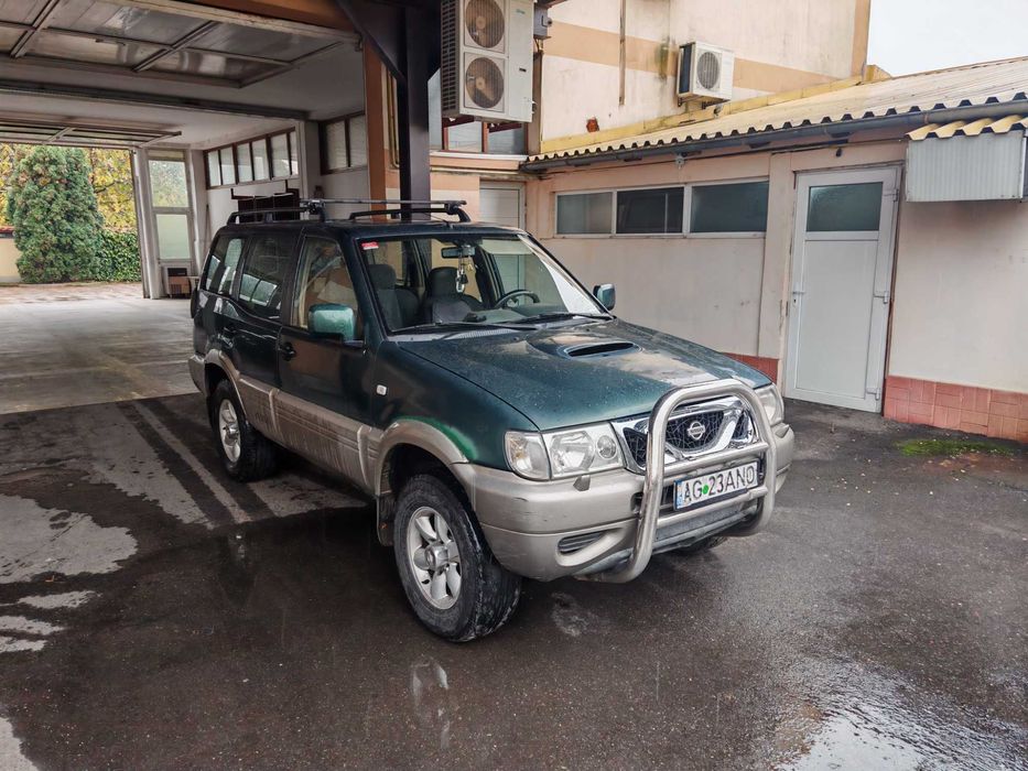 VAND NISSAN off road