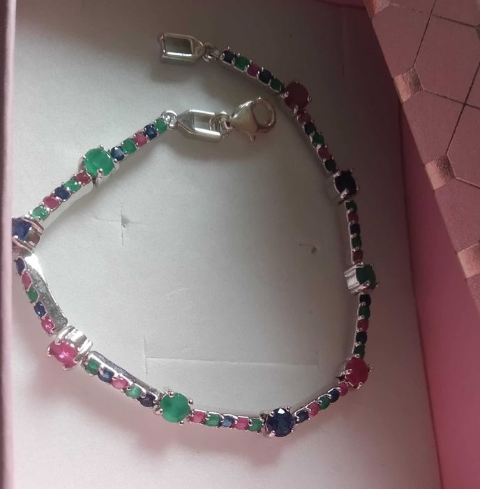 Сребърна гривна за дама. 8 налични модели.В подаръчна кутия.