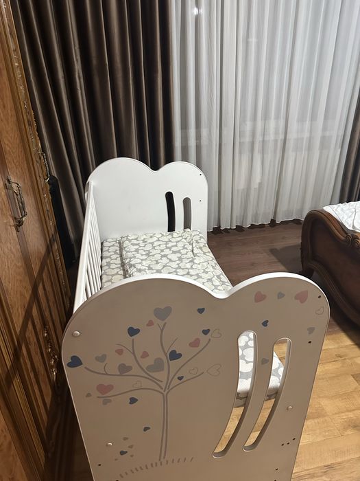 Срочно продам манеж с матрасом, простыней и одеалом