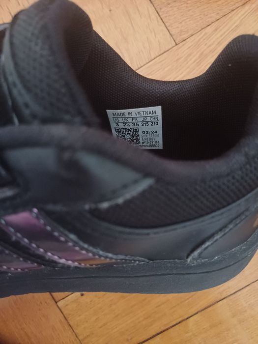 Маратонки Adidas 35 номер