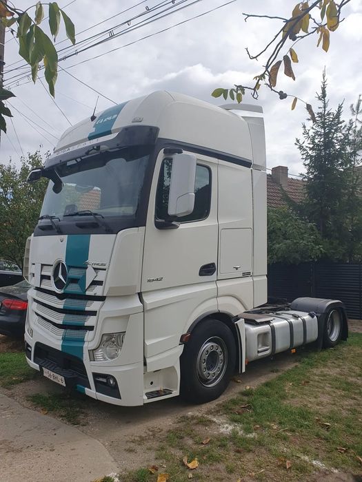 Mercedes-Benz Actros Mercedes-Benz Actros GigaSpace Mega