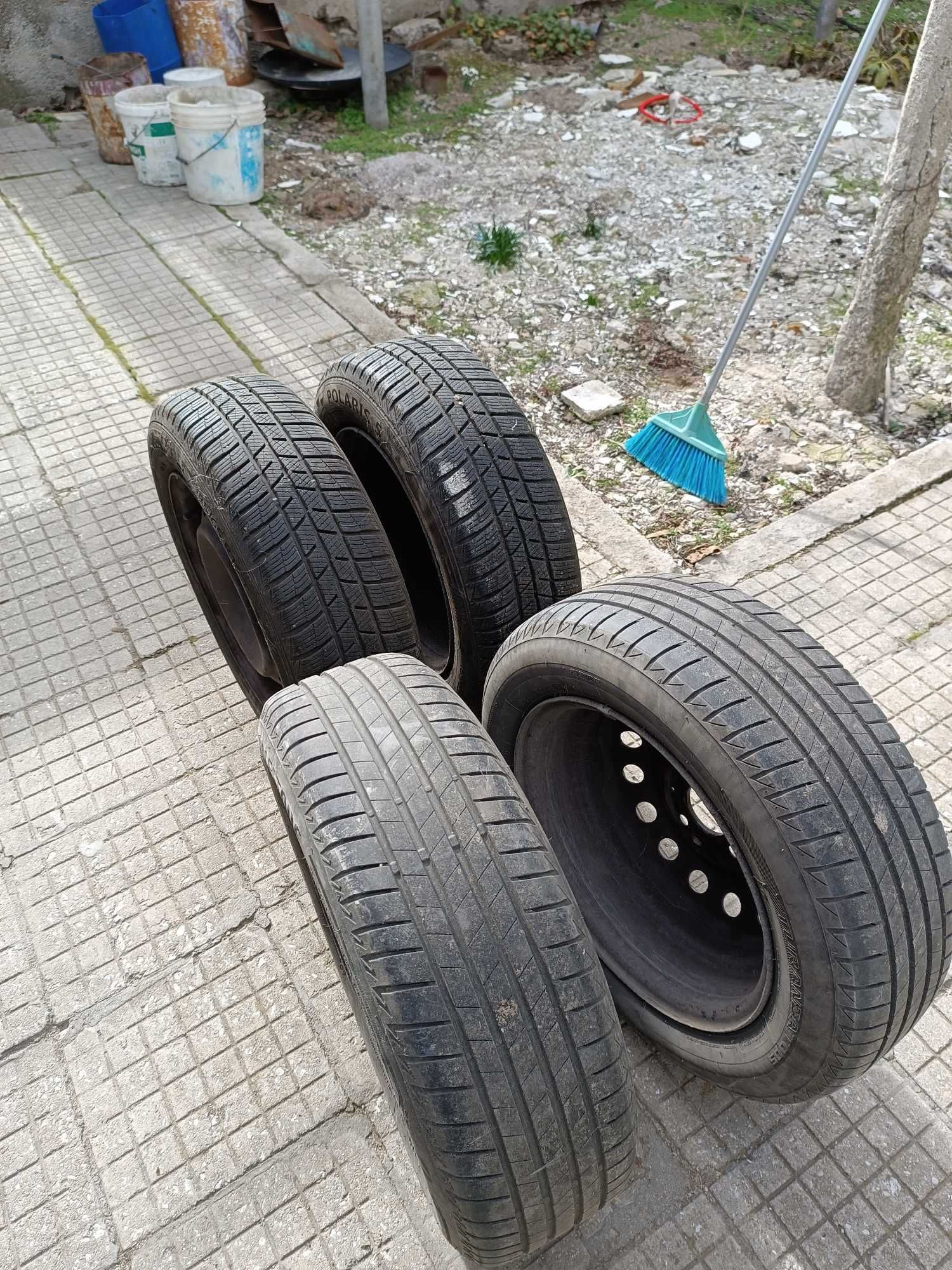 Джанти 4бр за Nissan Almera  + 4броя гуми  15 цола  185/65 R15