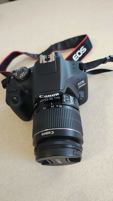 DSLR Canon EOS 2000D,24.1 MP, Negru + Obiectiv EF-S 18-55mm IS II