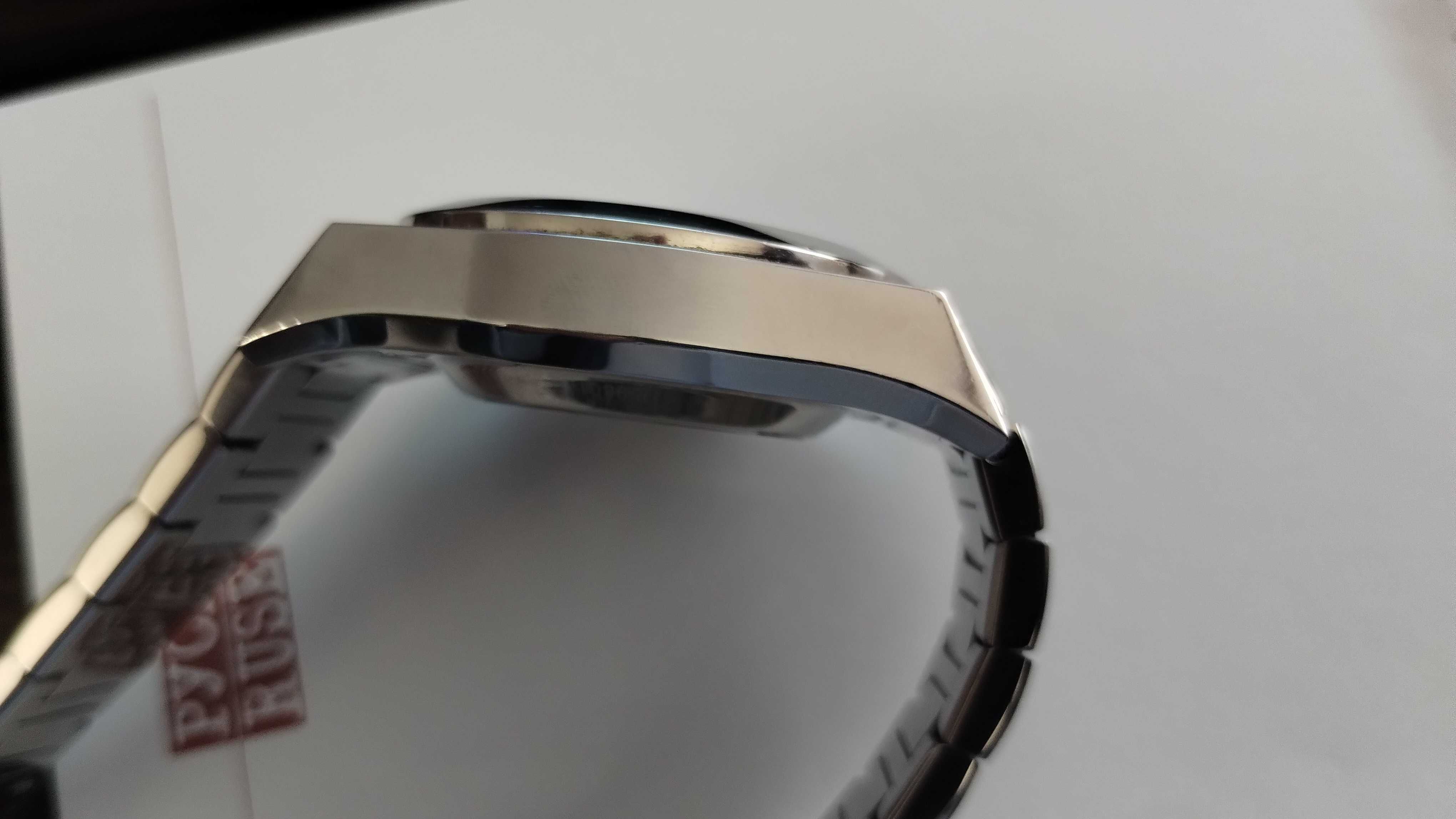 Часовник Gucci Pantheon Valjoux 7750 44mm
