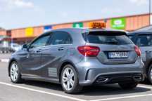 Instructor auto,  plata in rate!