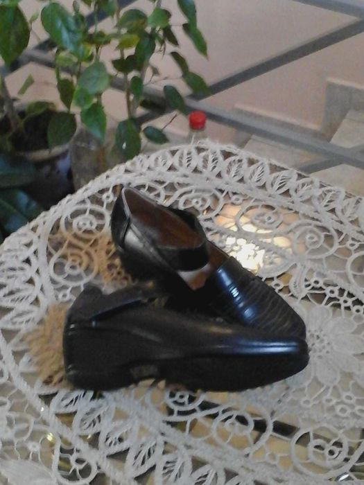 Vand pantofi dama, cu bareta,noi.