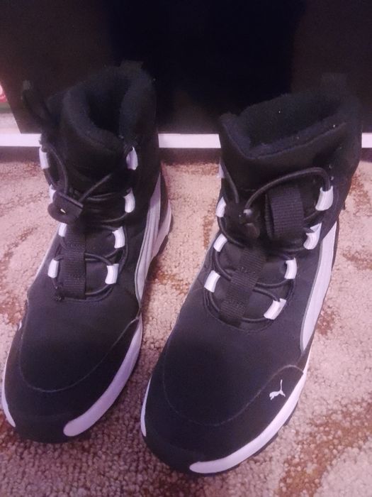 Vând ghetuțe Puma