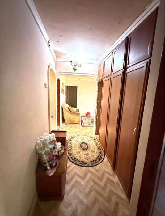 Срочно Продаётся 5 комнатная квартира адрес Мархабо