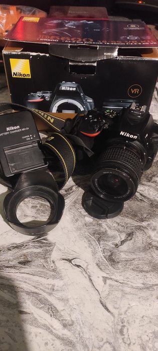 Фотоапарат Nikon D5600 + 18-55mm