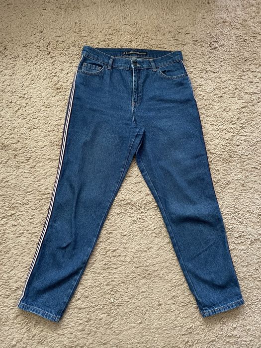 Тъмносини, дамски дънки LCW jeans, носени. Размер 28 (отговаря на М)