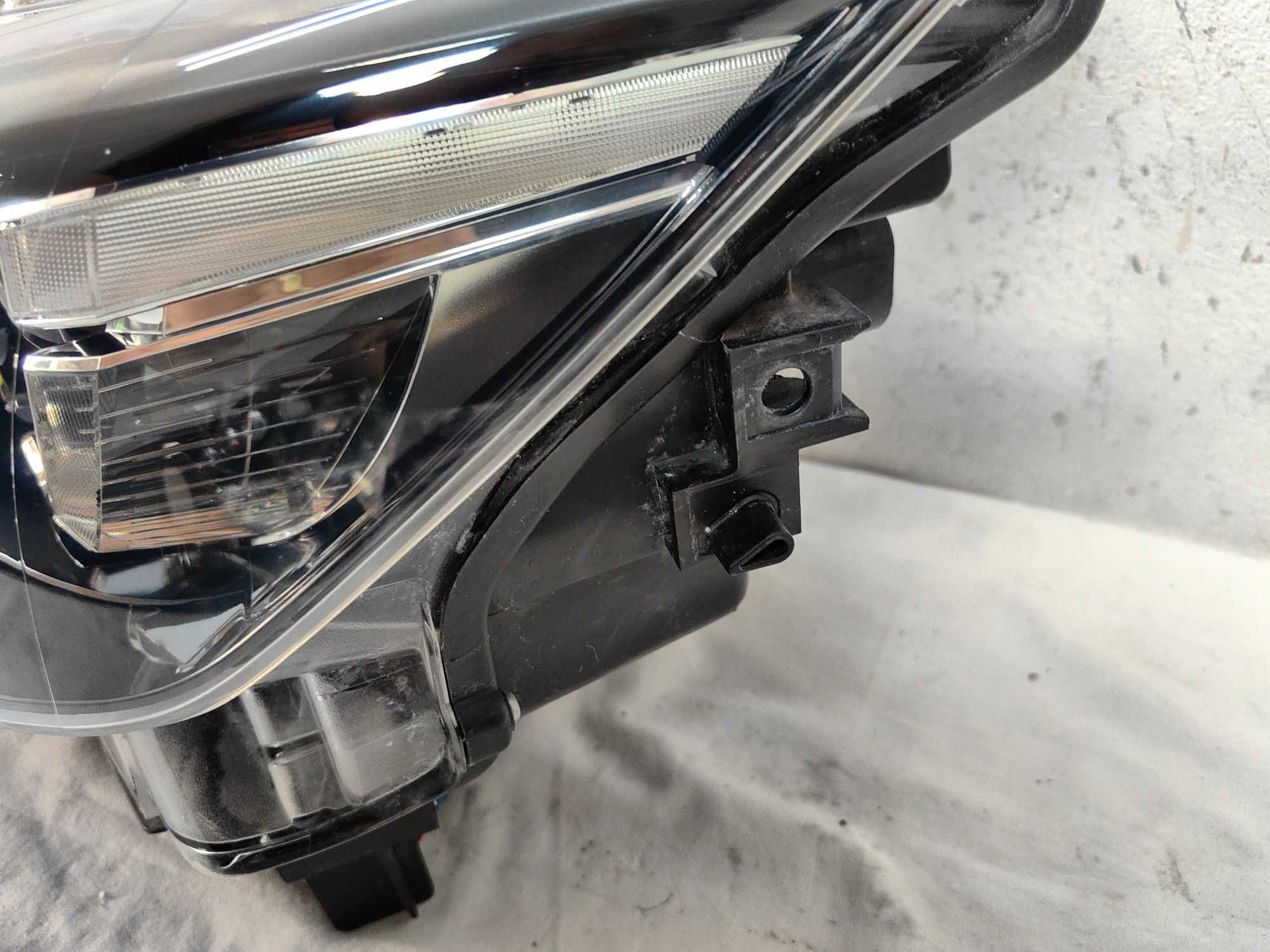Оригинален фар Мазда  Mazda CX-3   Full Led