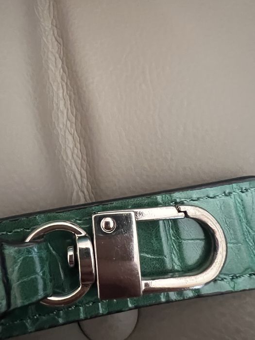 Дамска чанта Guess