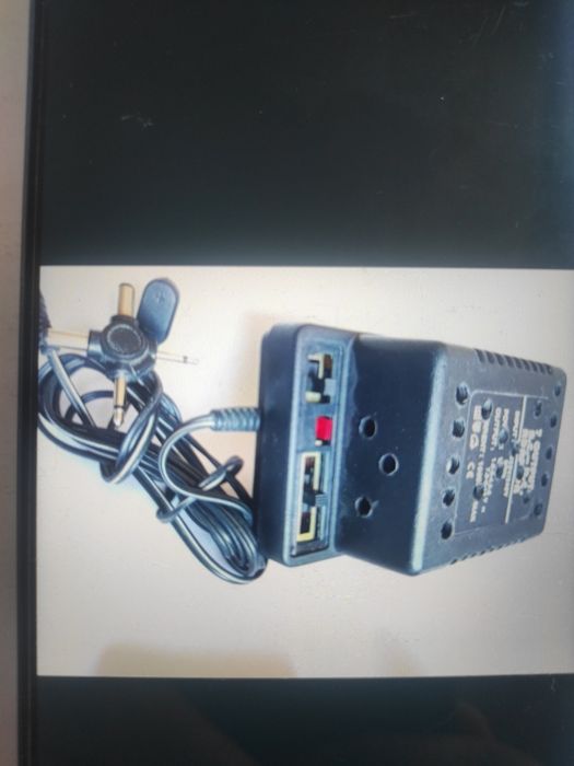 Incărcătoare cu diferite tensiuni de alimentare