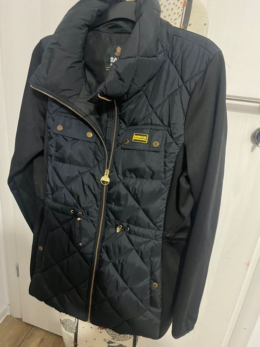 Vand Geaca Barbour!
