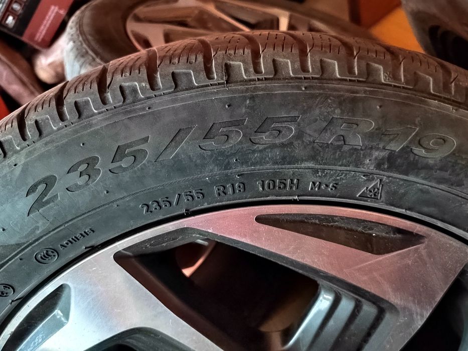 Зимни Гуми Pirelli 235/55/19