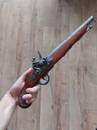 Пушка, револвер дървена със метални части