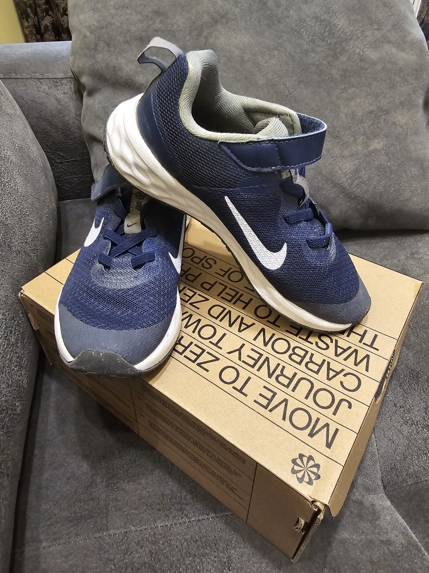Оригинални  детски маратонки Nike