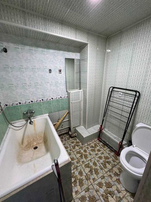 Продается 1 комнатная бывшая общага на Карасу 6