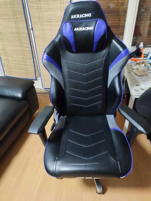 Продава се AKRacing MAX Gaming Chair