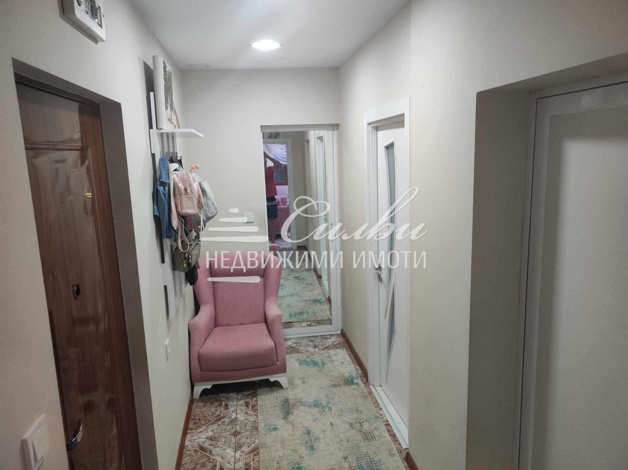 Продава се Двустаен апартамент в Шумен, Център - 60 кв.м за 1505 €/кв.м - Снимка #10