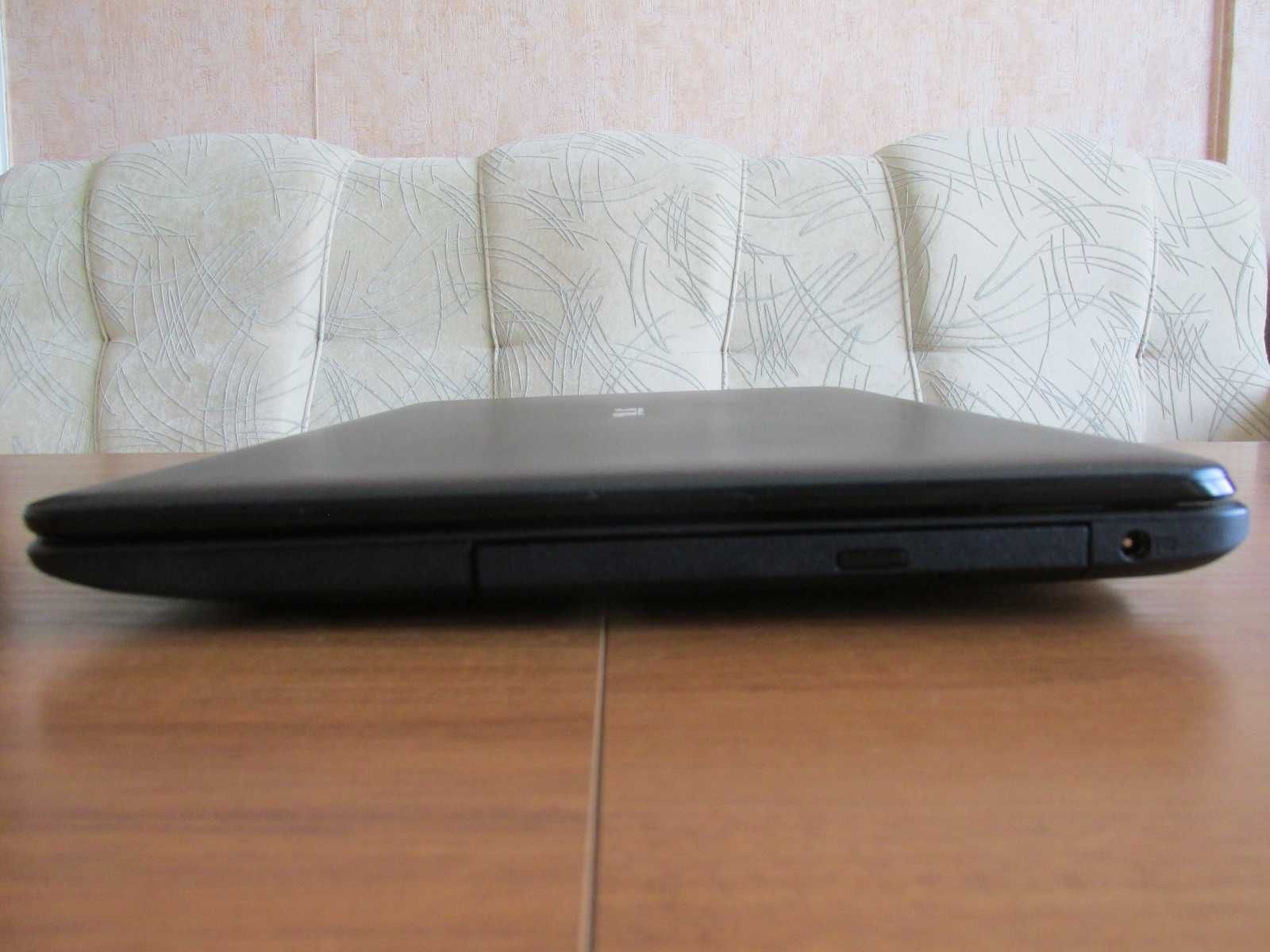 17.3 инча Asus i3,8 GB DDR3,нова батерия
