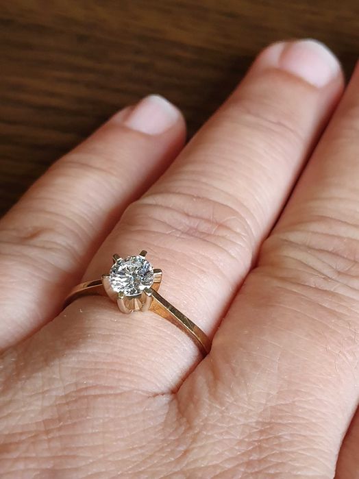 Inel de logodna solitaire cu diamant natural 0,6ct VS