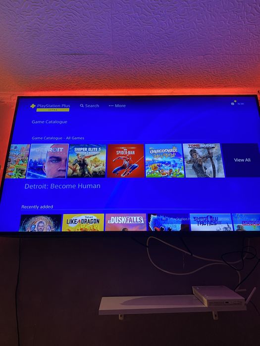 Ps4 cu cont de ps plus extra valabil un an