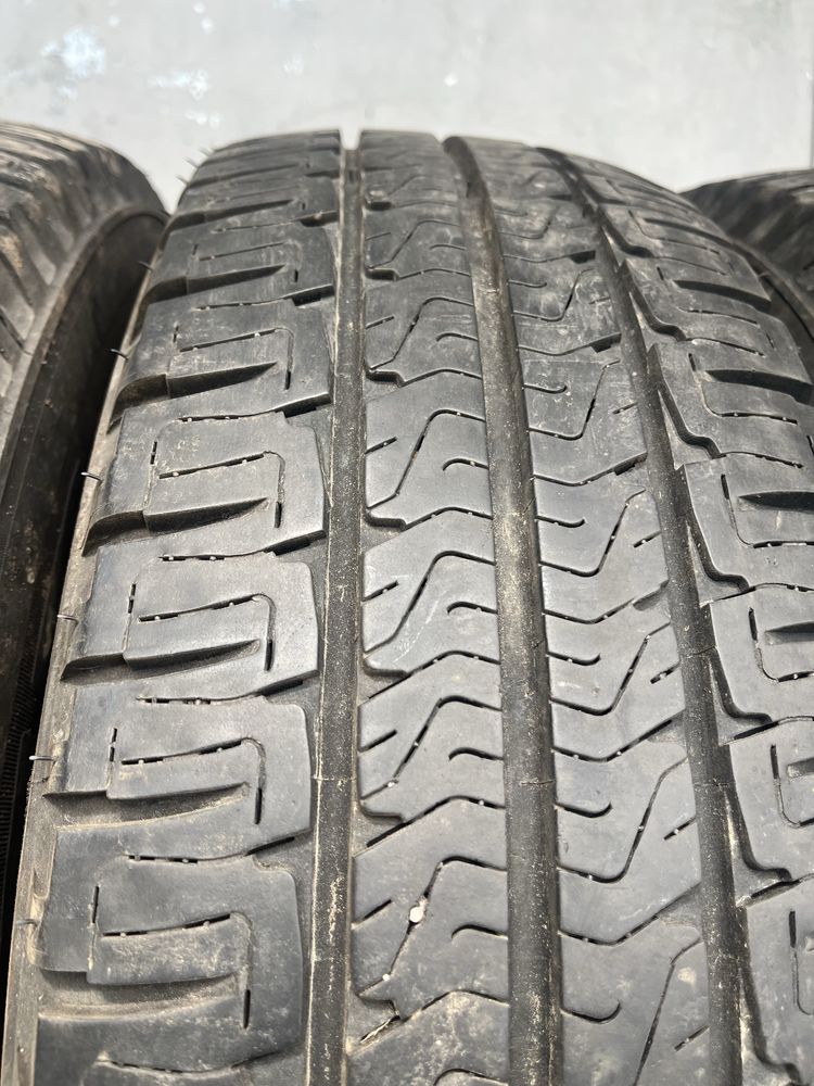 4 бр. гуми за бус 225/75/16CP Michelin 2x7,5 mm 2x5 mm DOT 1417