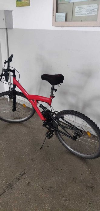Vând bicicleta MTB