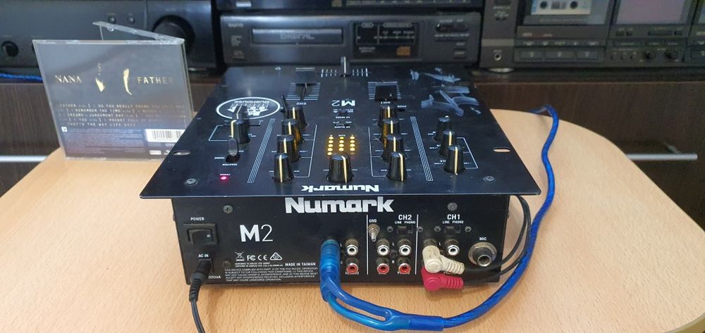 Vând mixer Numark M2 Black