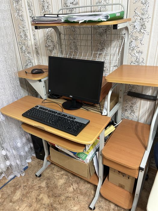 Стол компьютерный