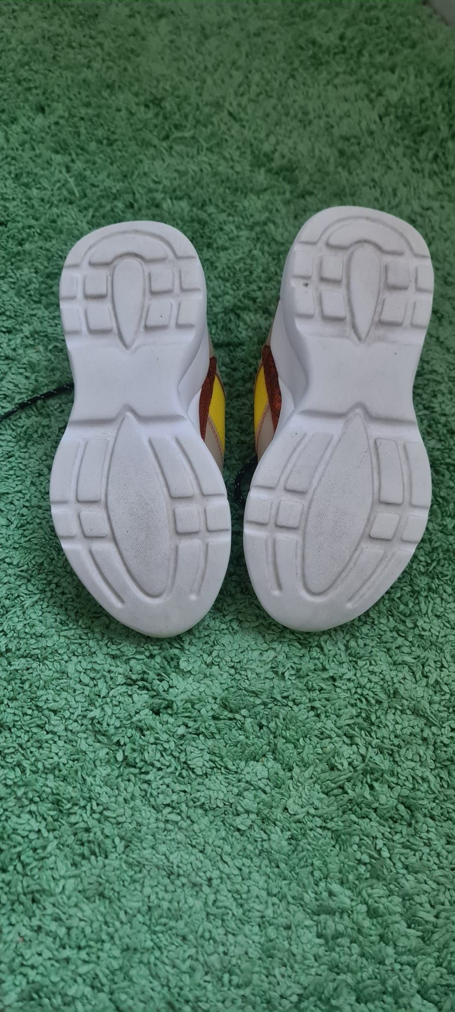Adidasi Bershka 37