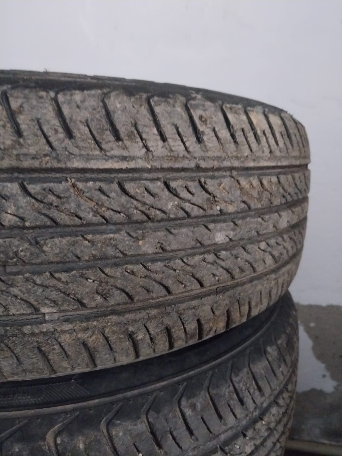 Автошина с дисками.185/65/14R