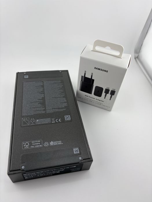 Samsung Galaxy S25 Ultra 5G, 512GB, SIGILAT, pachet FULL