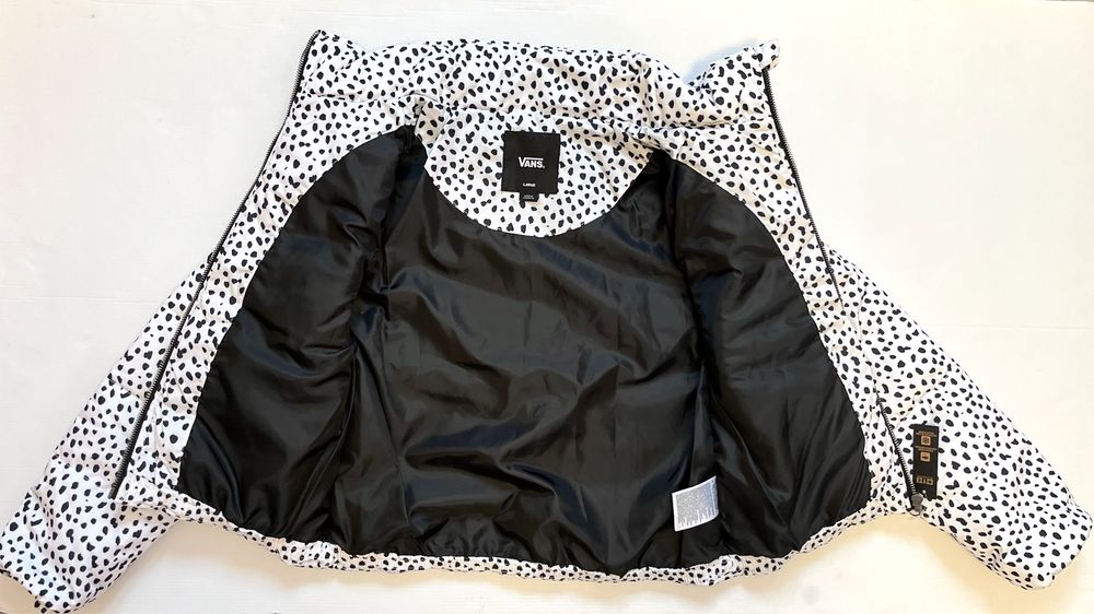 Geaca impermeabila 12-13 ani noua