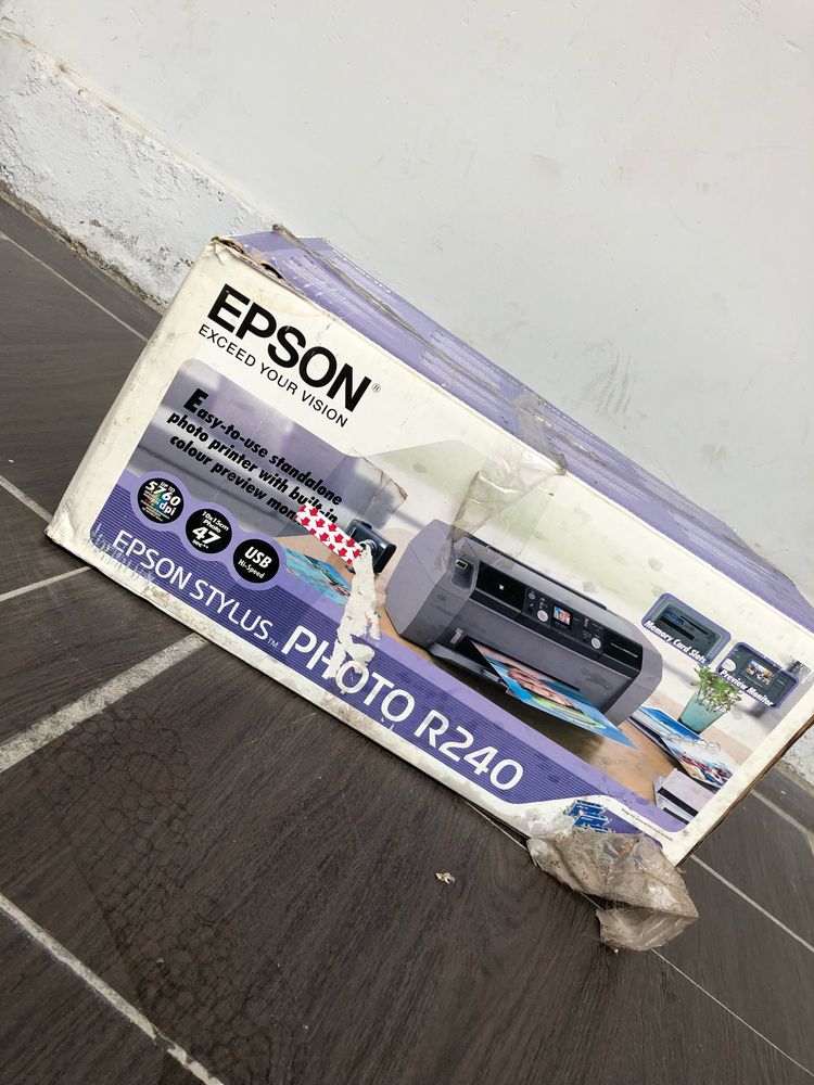 Срочно продам Цветной принтер Epson