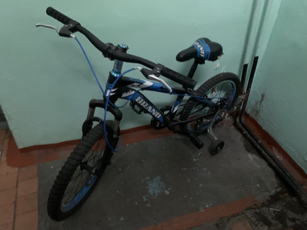Детский синий велосипед
