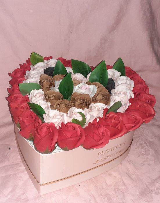 Trandafiri de sapun, cos crosetate...