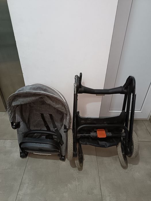 Cărucior reglabil Stokke Beat cu landou