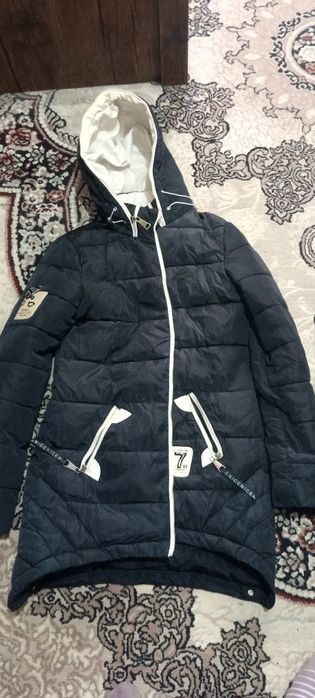 Куртка на девочку L размер