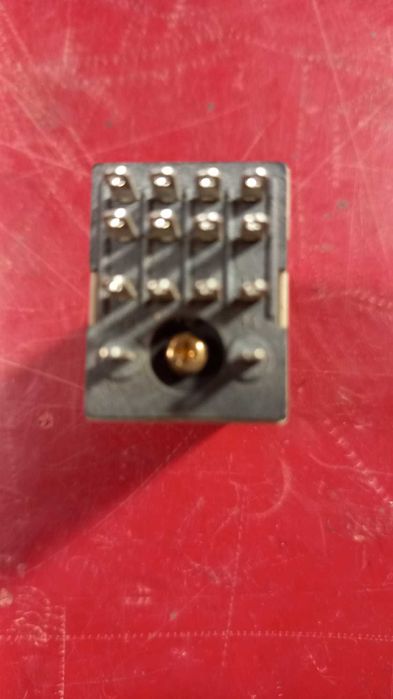 Releu de timp OMRON H3YN-4