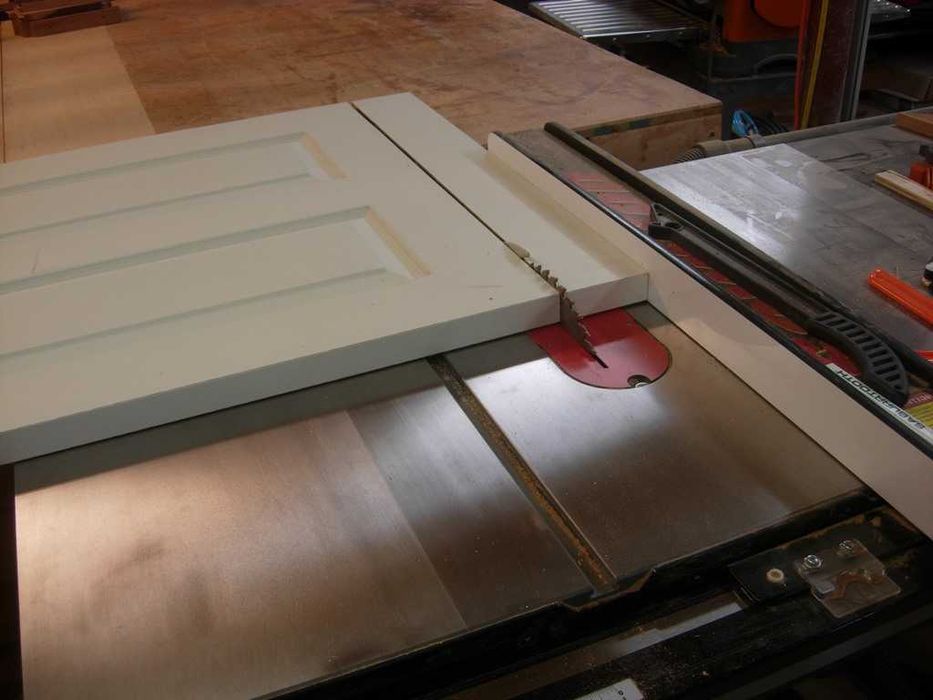 Decupare si gaurire blat bucatarie pentru chiuveta / plita