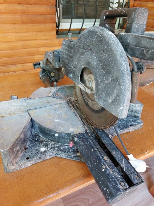 Продам электроинструменты.